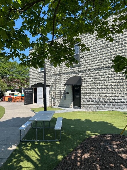 More Photos Of 24-26 Milton Ave, Alpharetta Storefront Retail Office For Lease