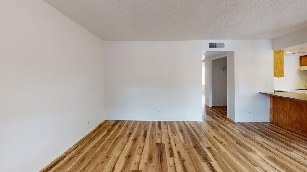 More Photos Of 2810 Vail Ave SE, Albuquerque Apartments For Sale