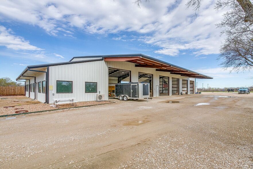 More Photos Of 1650 Staree Ln, Saginaw Light Manufacturing For Sale
