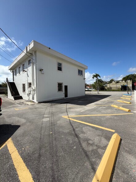 More Photos Of 1933 SW 27th Ave, Miami Office For Lease