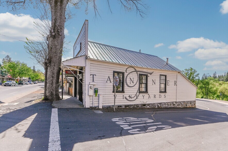 More Photos Of 435 Main St, Murphys General Retail For Sale