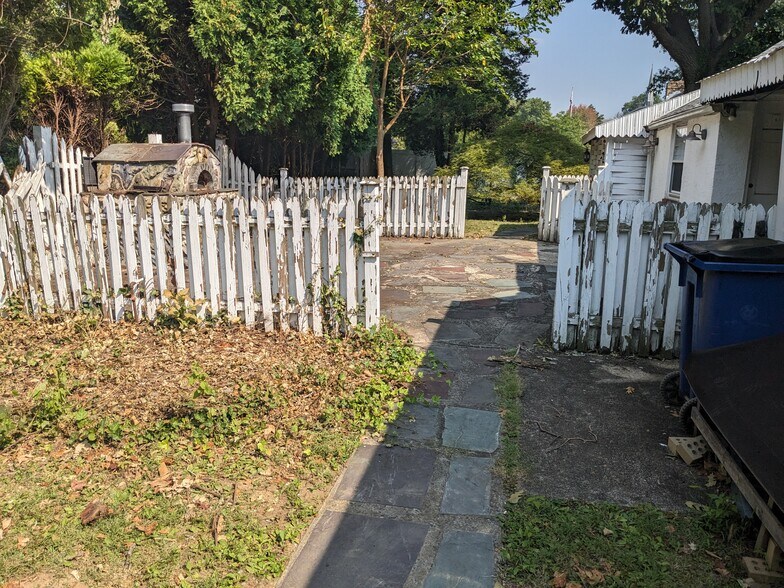 More Photos Of 1000 Old York Rd, Abington Office Residential For Sale