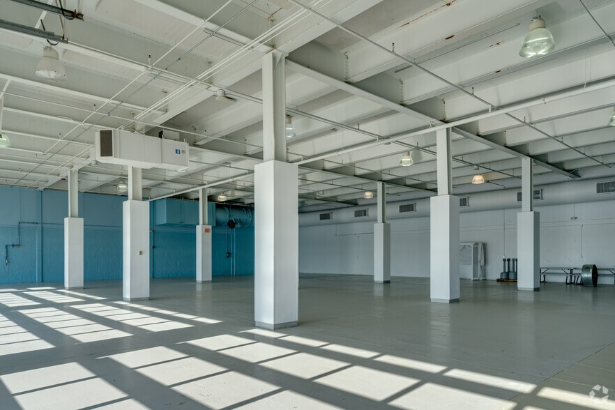 More Photos Of 2380 Military St, Port Huron Industrial For Sale