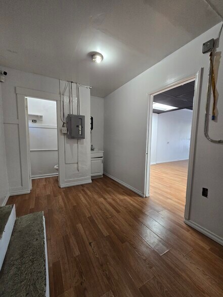 More Photos Of 2327 E 1st St, Los Angeles Storefront For Lease