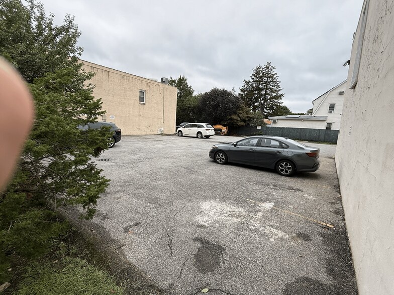 More Photos Of 80 E Old Country Rd, Mineola Office For Lease