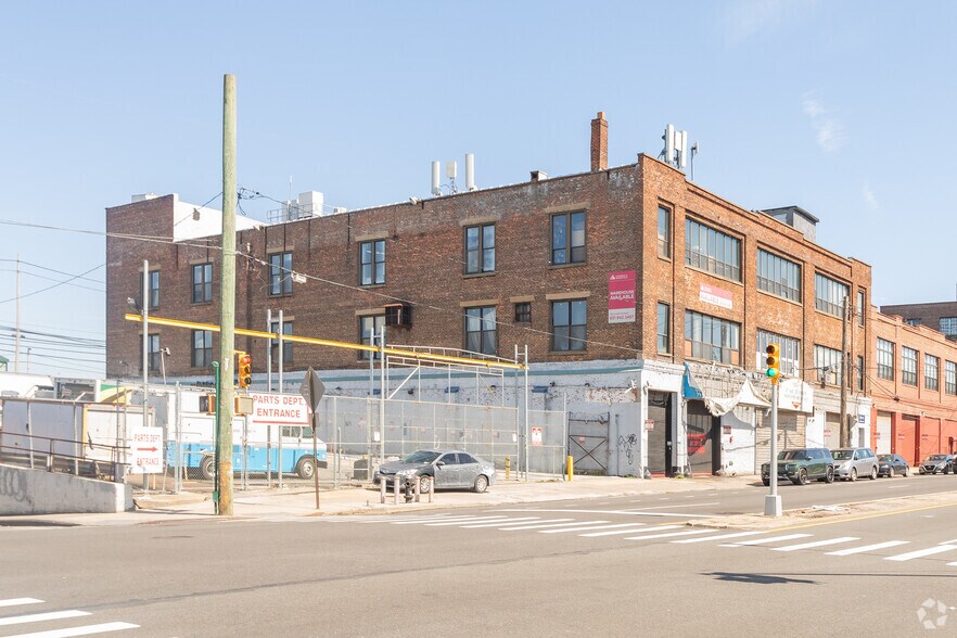 More Photos Of 130-11 Atlantic Ave, Richmond Hill Warehouse For Lease