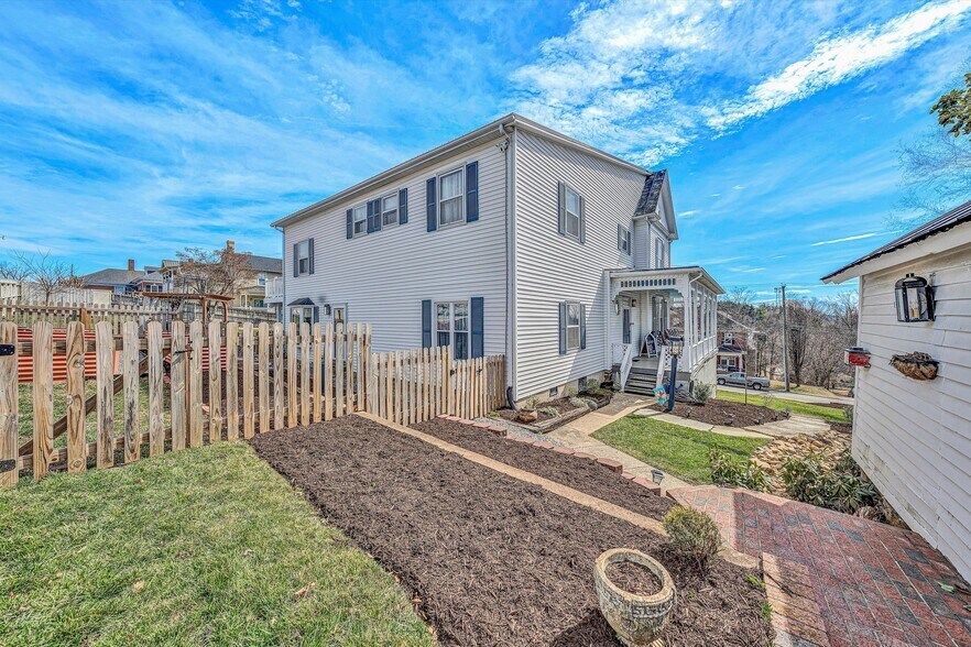 More Photos Of 185 Claiborne Ave, Rocky Mount Hospitality For Sale