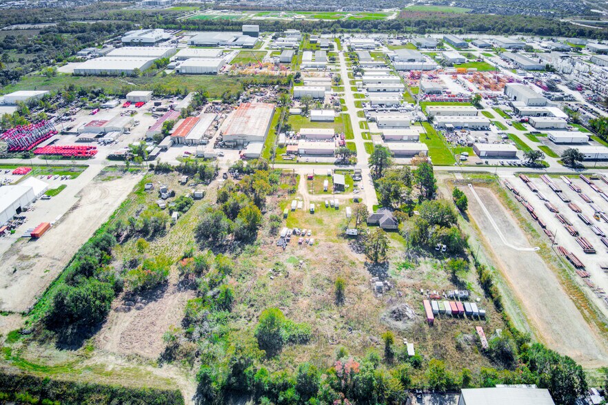 More Photos Of 77 Riley Rd, Houston Flex For Sale