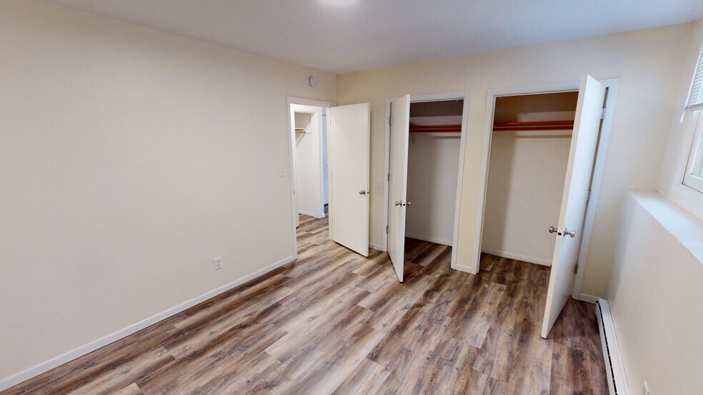 More Photos Of 2578-2580 E 7th Ave, North Saint Paul Storefront Retail Residential For Sale