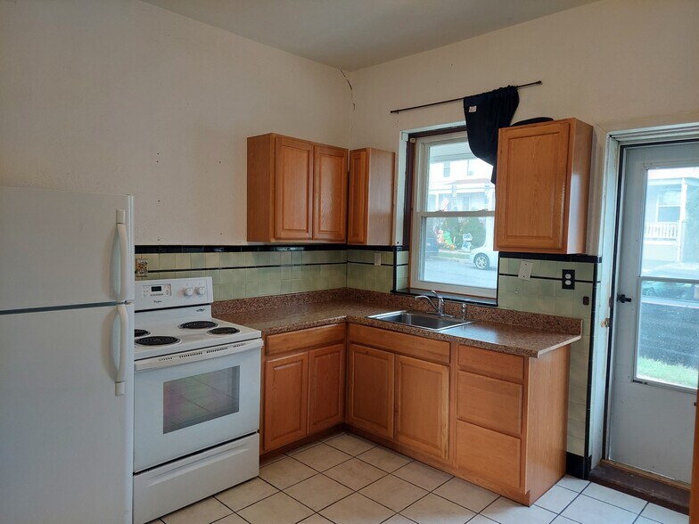 More Photos Of 1811 Butler St, Easton Specialty For Sale