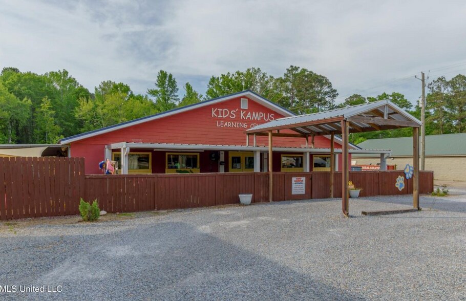 More Photos Of 1042 Hwy 42, Sumrall Daycare Center For Sale