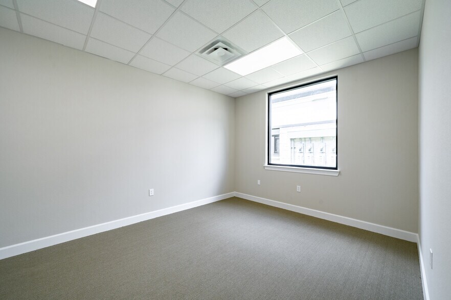 More Photos Of 5501 Cabrera Dr, Sugar Land Unknown For Lease