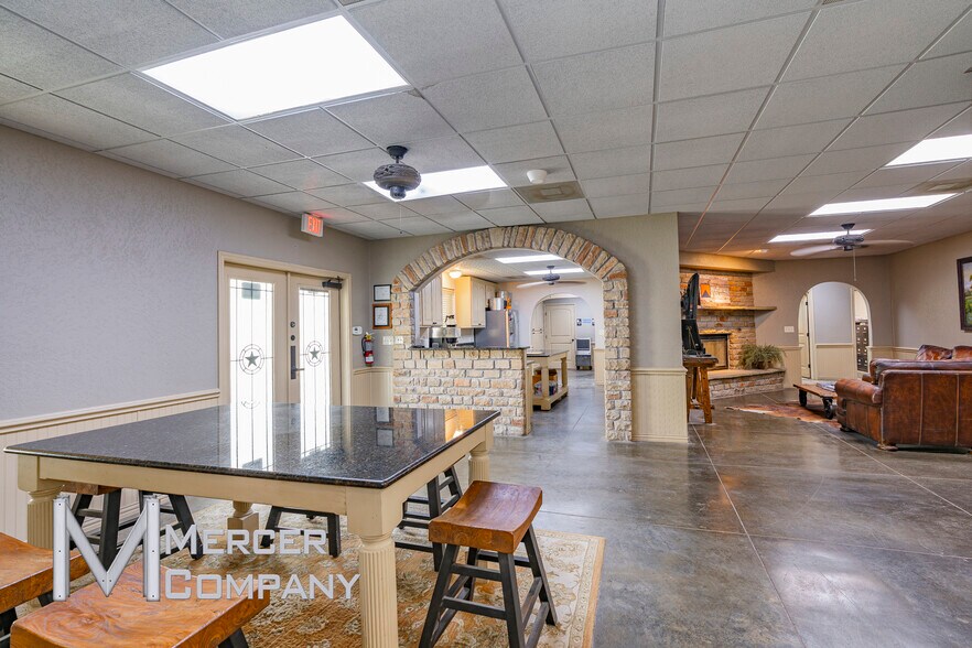 More Photos Of 420 S Dick Price Rd, Kennedale Warehouse For Sale