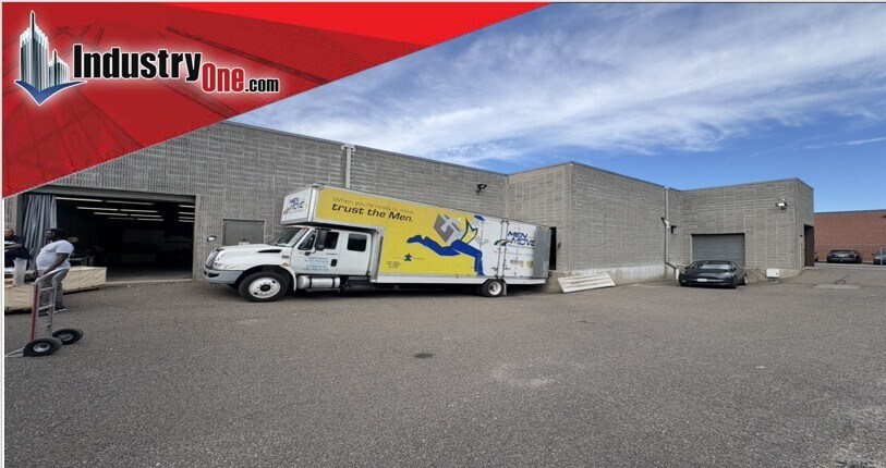 More Photos Of 28 Baiting Place Rd, Farmingdale Warehouse For Lease
