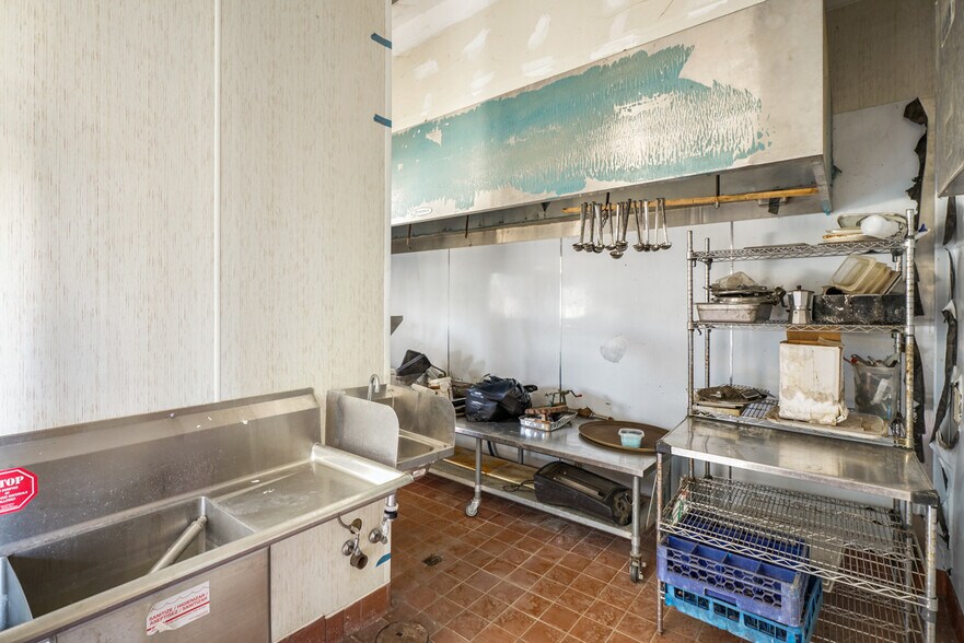 More Photos Of 4070 Country Rd 89, Dunnigan Restaurant For Sale