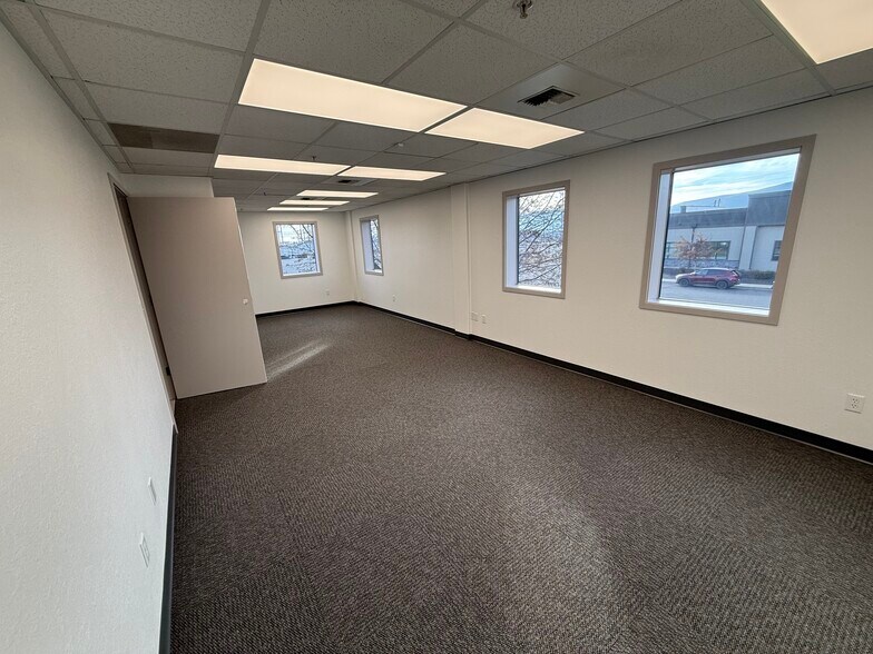 More Photos Of 2900 Sutherland Dr, Union Gap Manufacturing For Lease