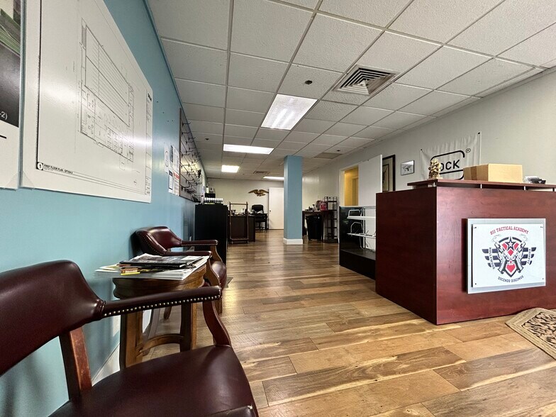 More Photos Of 2055 Liberty St, Hollywood Service For Sale