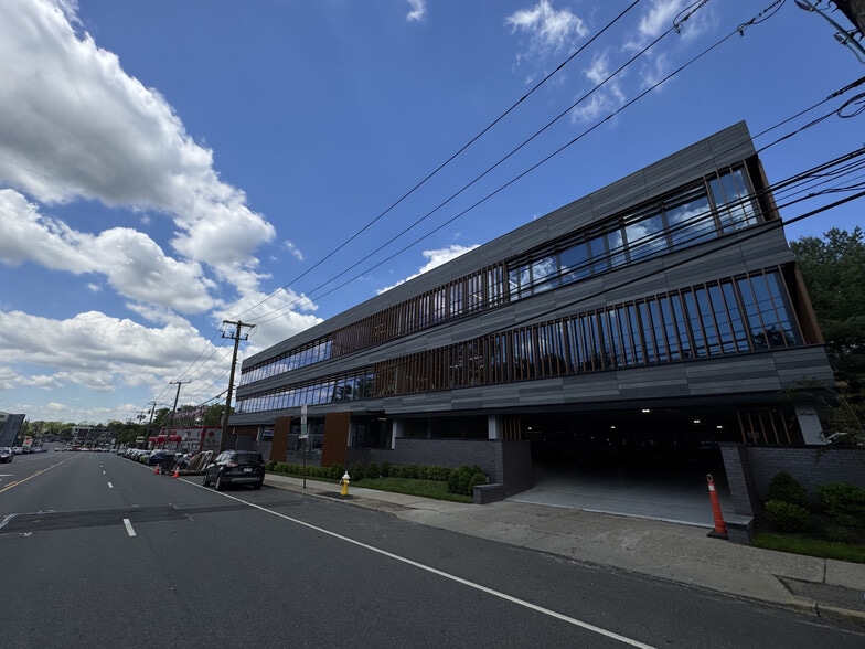 More Photos Of 277 Northern Blvd, Great Neck Office For Lease