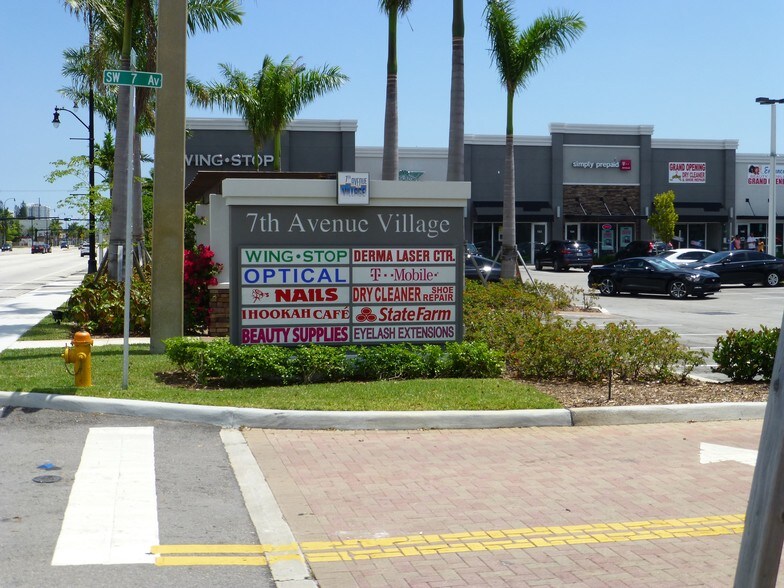 More Photos Of 645 W Hallandale Beach Blvd, Hallandale Beach General Retail For Lease