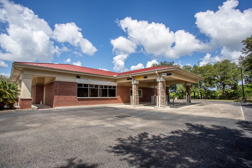 More Photos Of 1381 Rinehart Rd, Sanford General Retail For Sale