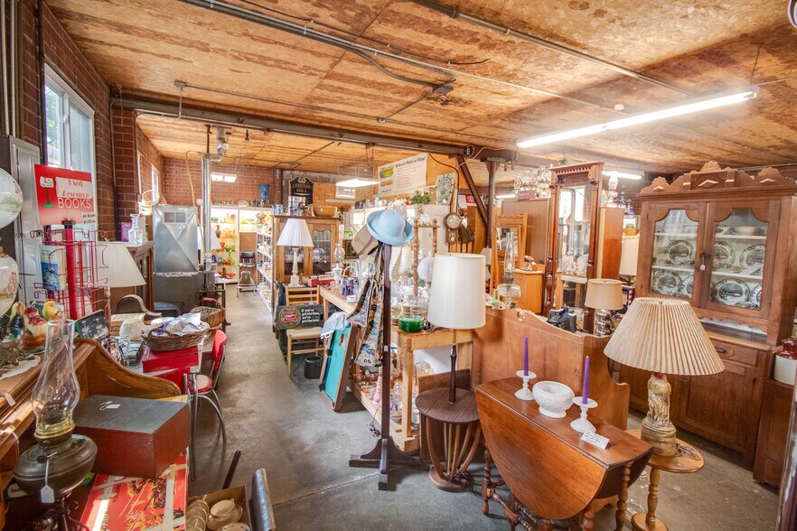 More Photos Of 1007 W Delmar Ave, Godfrey General Retail For Sale