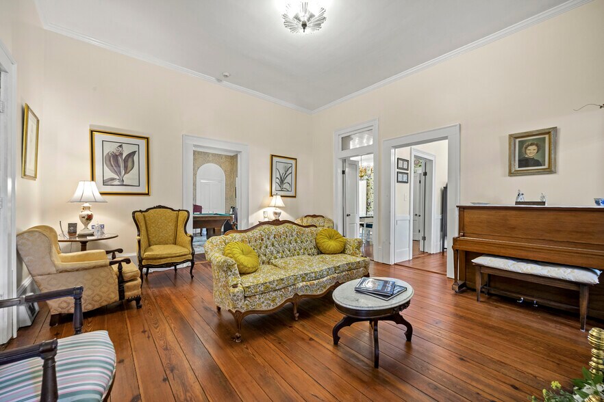 More Photos Of 132 E College St, Griffin Hospitality For Sale