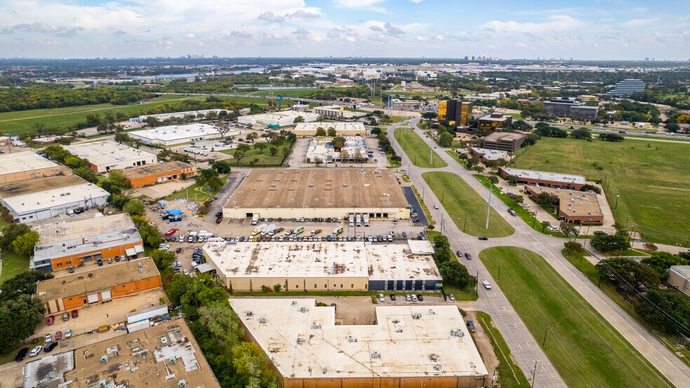More Photos Of 1365 Regal Row, Dallas Distribution For Sale