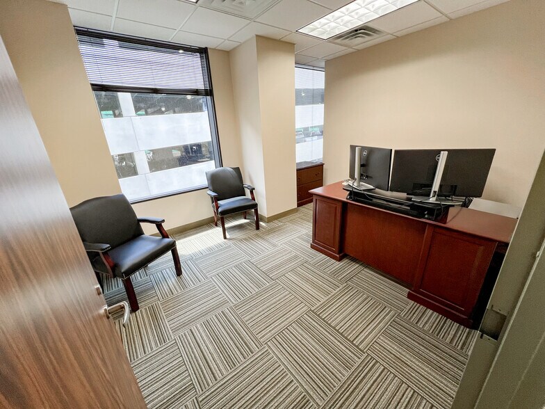 More Photos Of 500 W Illinois Ave, Midland Office For Lease