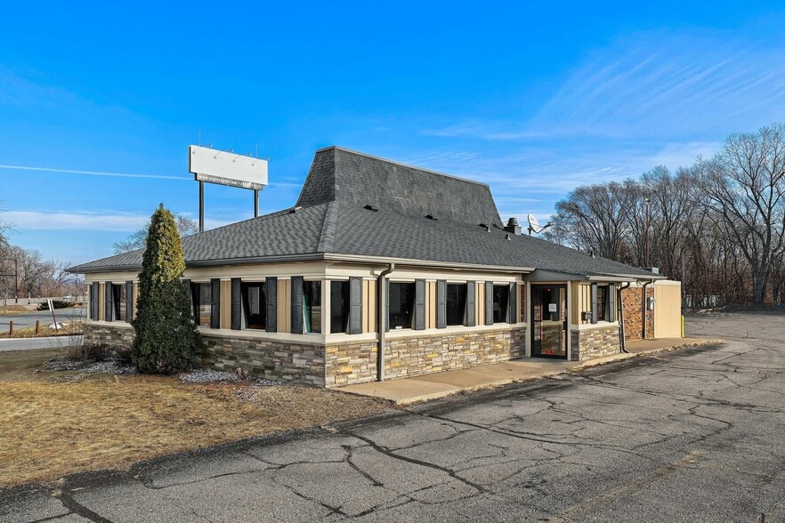 Primary Photo Of 2212 Rose St, La Crosse Restaurant For Sale