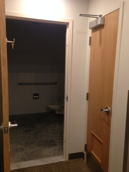 More Photos Of 92-94 Walnut St, Saugus Office For Sale