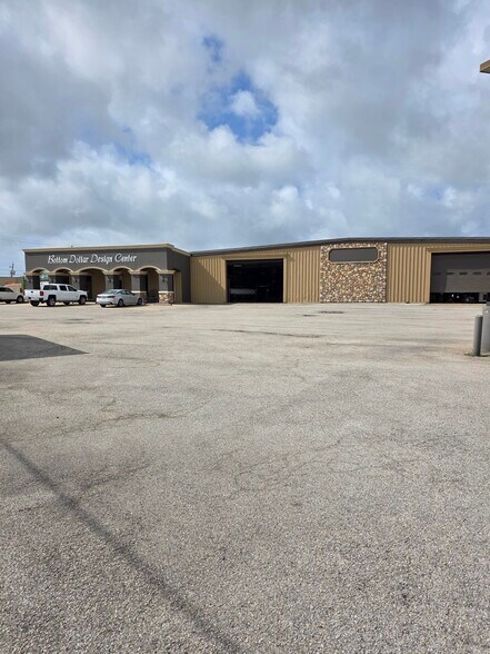 More Photos Of 1915 N Brazosport, Freeport Service For Sale