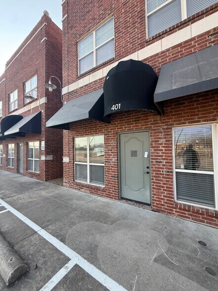 More Photos Of 213 TX-342, Red Oak General Retail For Sale