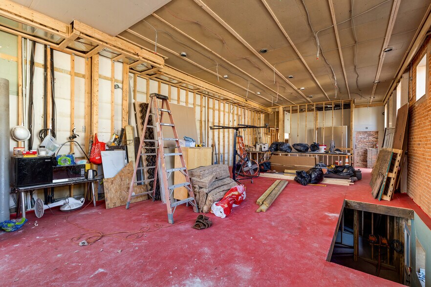More Photos Of 2324 N Capitol St NW, Washington Storefront Retail Residential For Sale