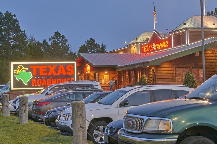 More Photos Of 10404 E Independence Blvd, Matthews Unknown For Lease