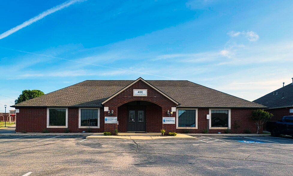 Primary Photo Of 400 S Mustang Rd, Yukon Office For Sale