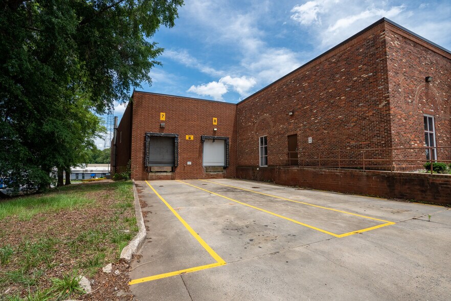 More Photos Of 11135 Monroe Rd, Matthews Distribution For Sale