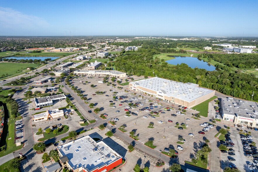 More Photos Of 11005 Shadow Creek Pky, Pearland Land For Sale