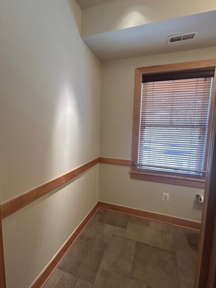 More Photos Of 7520 Main St, Sykesville Office For Lease
