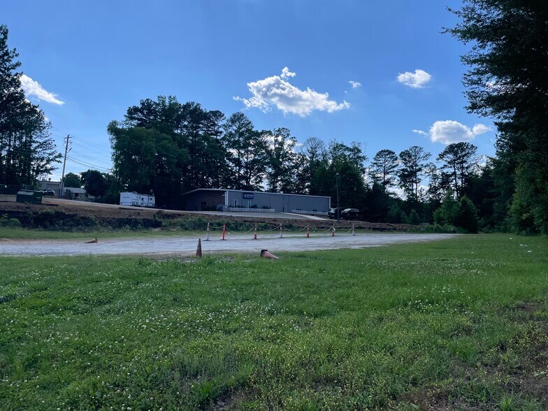 More Photos Of 3665 Burnette Rd, Suwanee Light Distribution For Sale