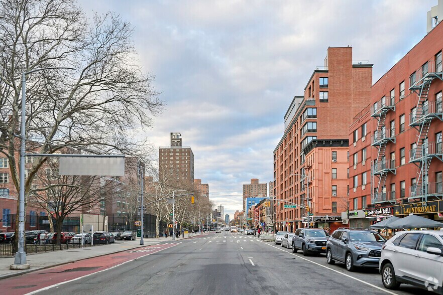 More Photos Of 1998 2nd Ave, New York Apartments For Lease