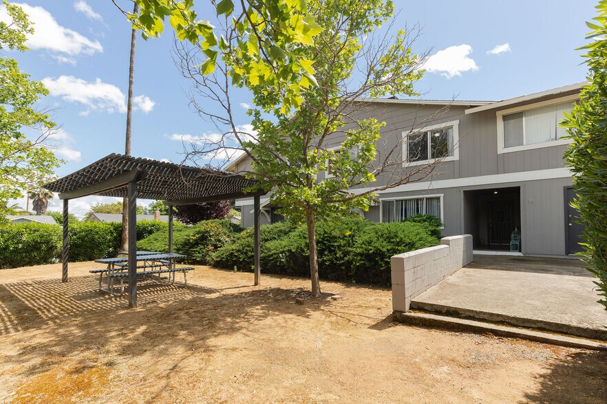 More Photos Of 3260 Alexander Dr, Redding Apartments For Sale