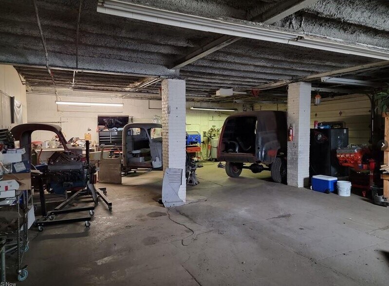 More Photos Of 771 Moon St, Akron Warehouse For Lease