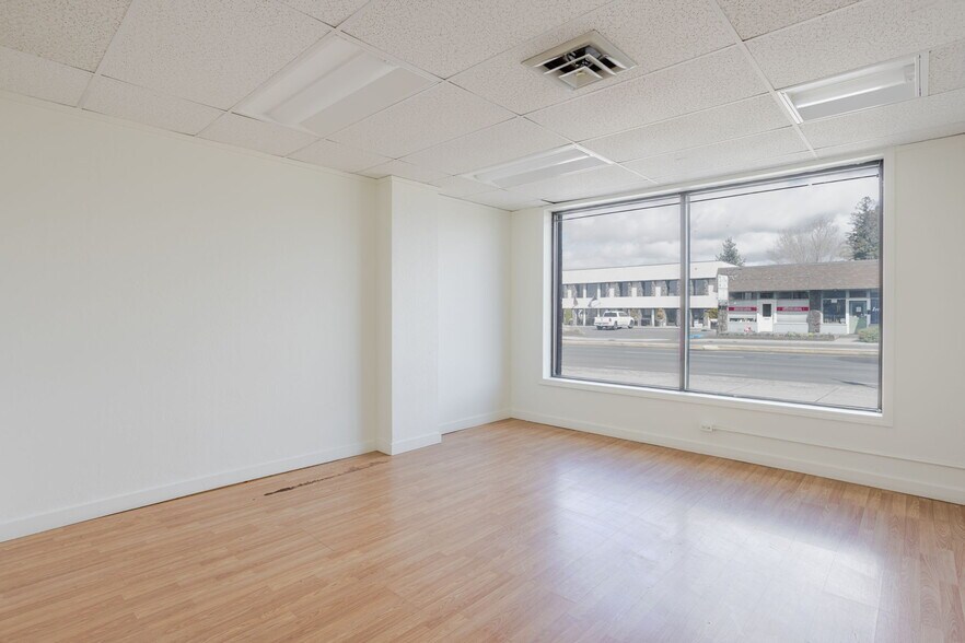 More Photos Of 999 NE 2nd St, Bend Freestanding For Lease