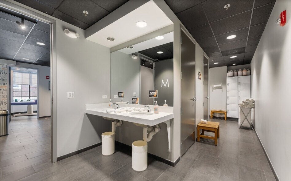 More Photos Of 230 E Ogden Ave, Hinsdale Medical For Lease