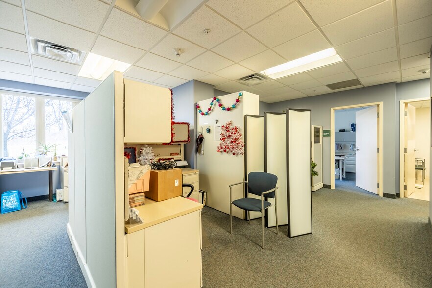 More Photos Of 229 Parrish St, Canandaigua Medical For Lease