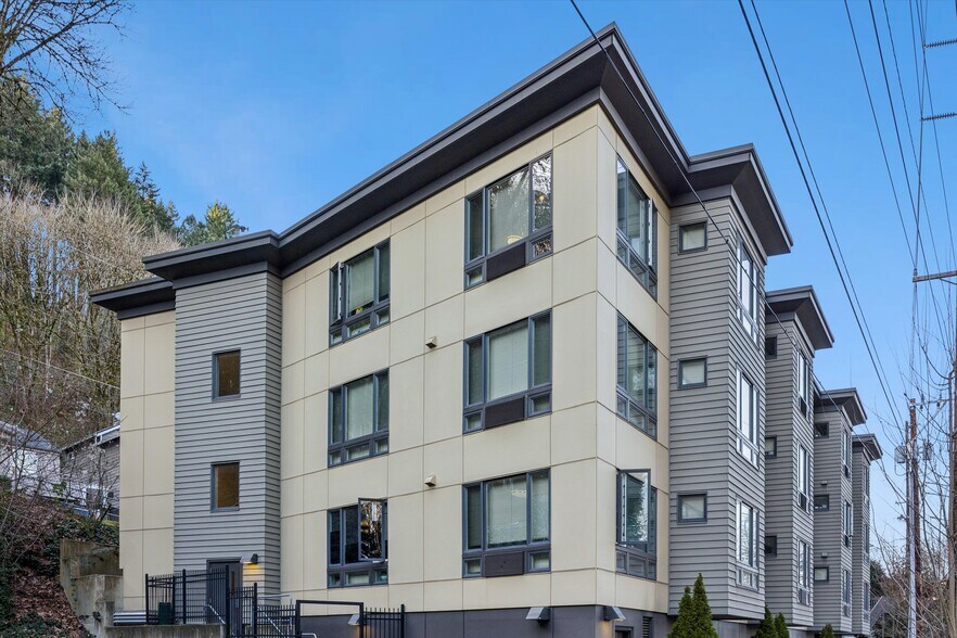 More Photos Of 2926 SW 4th Ave, Portland Apartments For Sale