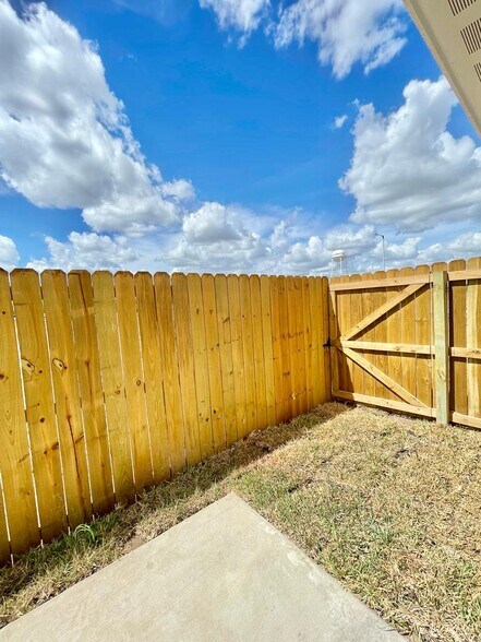 More Photos Of 449 Acacia, Alamo Apartments For Sale