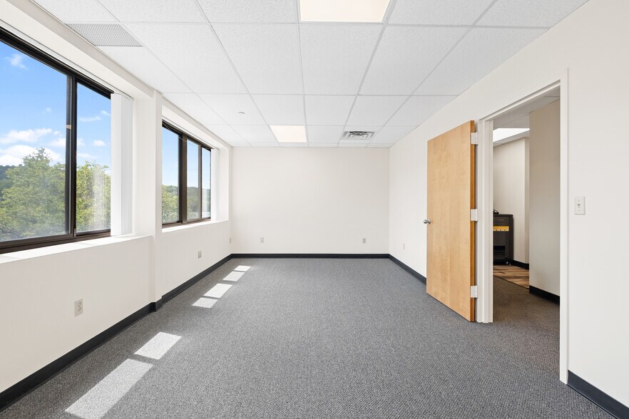 More Photos Of 280 N Bedford Rd, Mount Kisco Medical For Lease