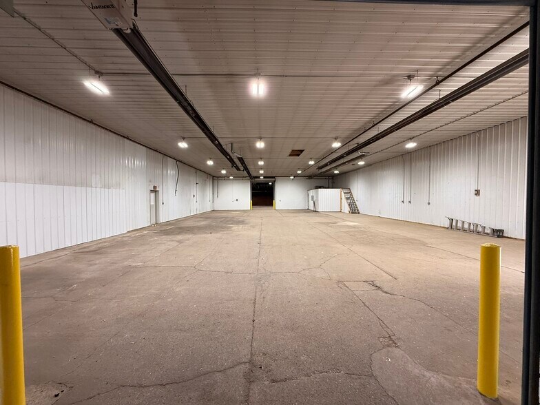 More Photos Of 135 Kensington Ave, Zanesville Warehouse For Lease