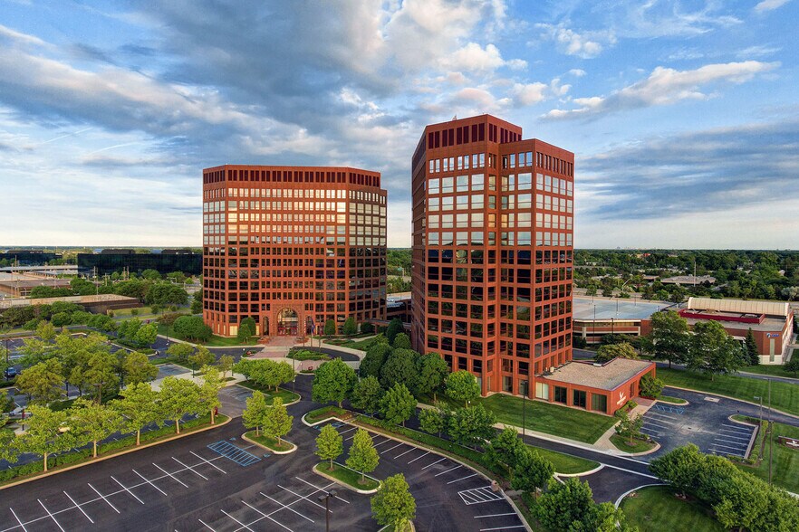 More Photos Of 101 W Big Beaver Rd, Troy Office For Lease
